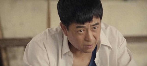 世界杯全球运动用品供应平台 张嘉益把戏里“求婚锁”带回了家, 秦海璐于今绕说念走!
